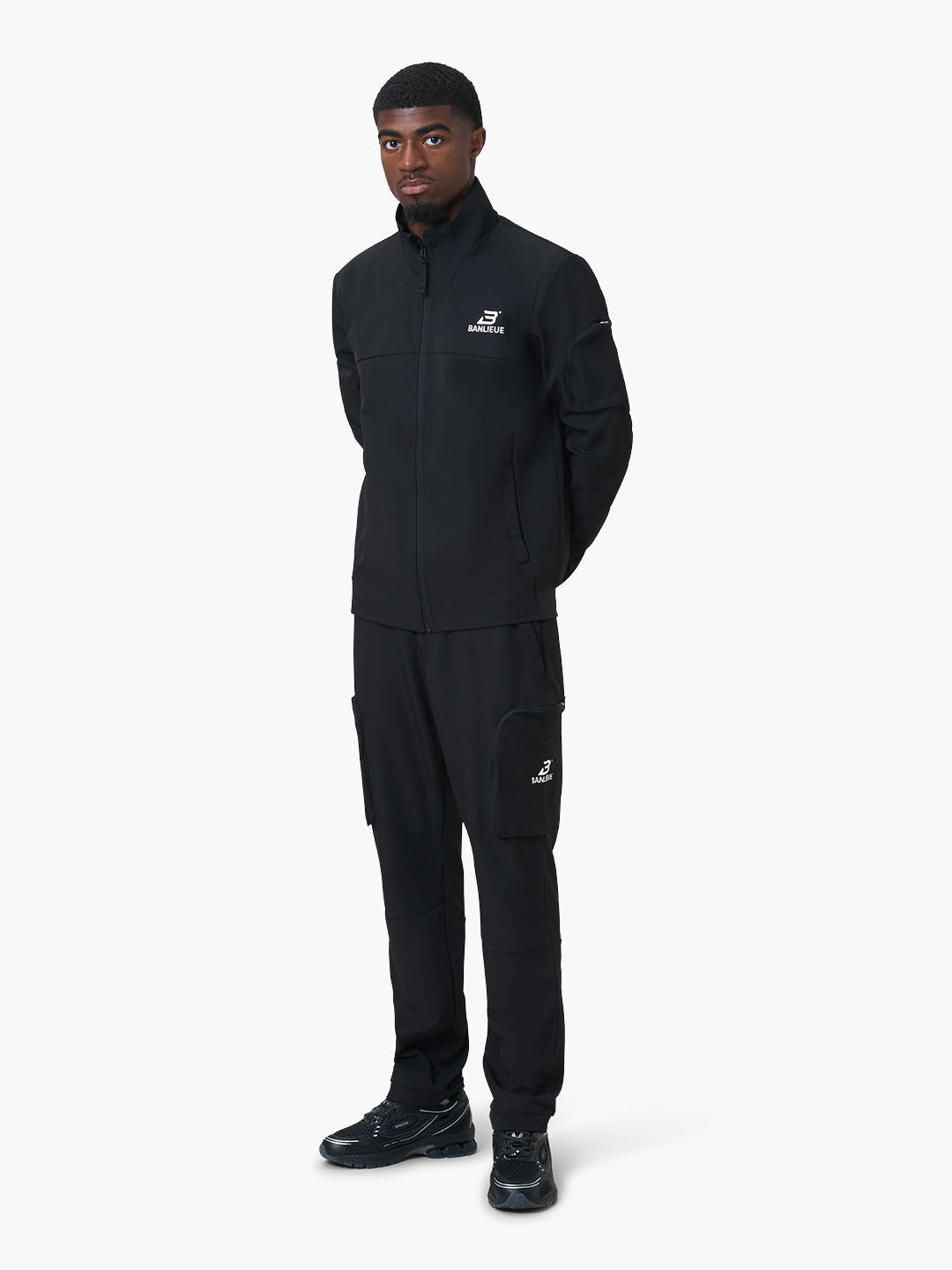 PERFORMANCE CARGO TRACKPANTS | BLACK