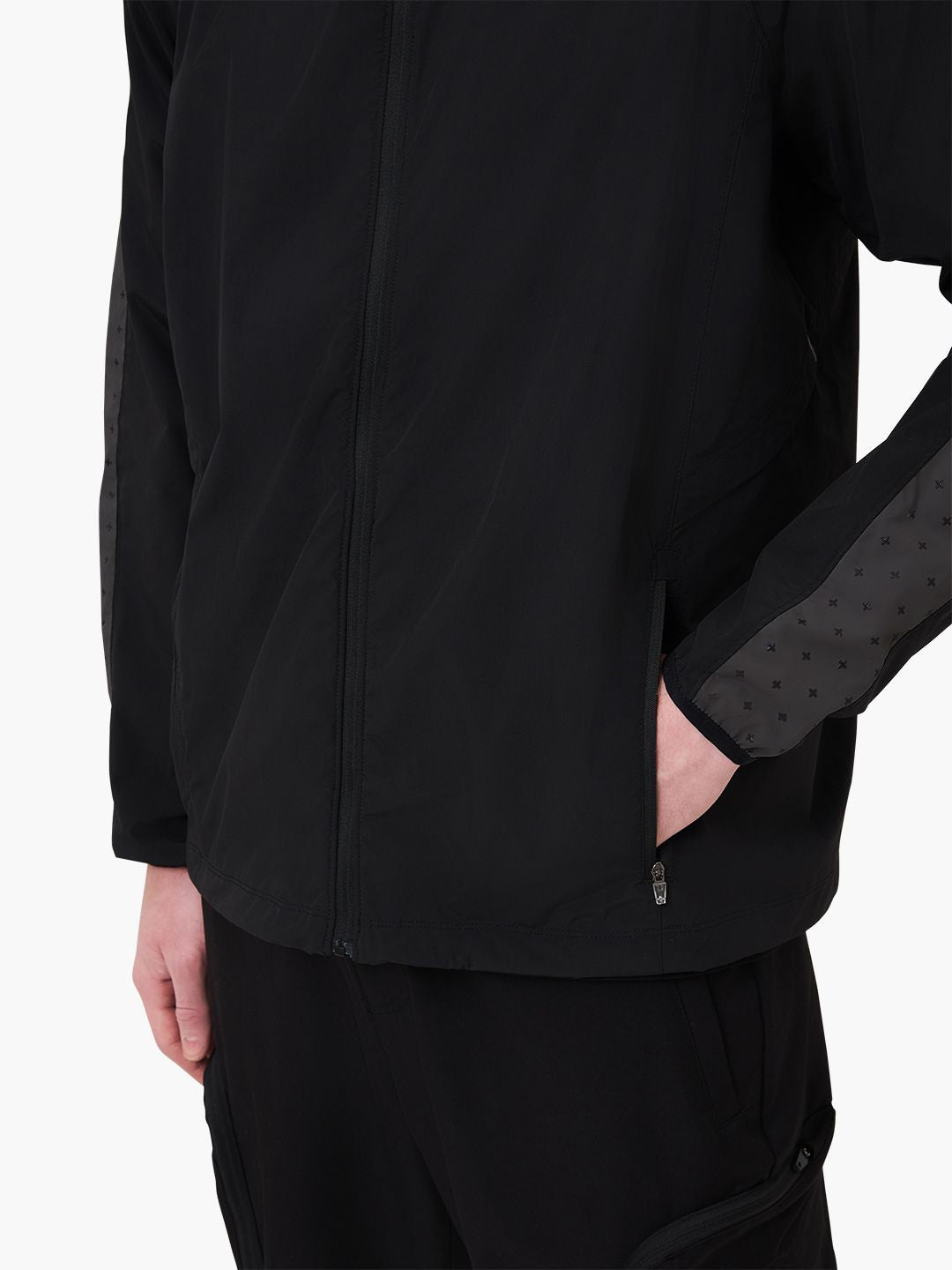 PERFORMANCE WINDBREAKER | BLACK / STEEL GREY