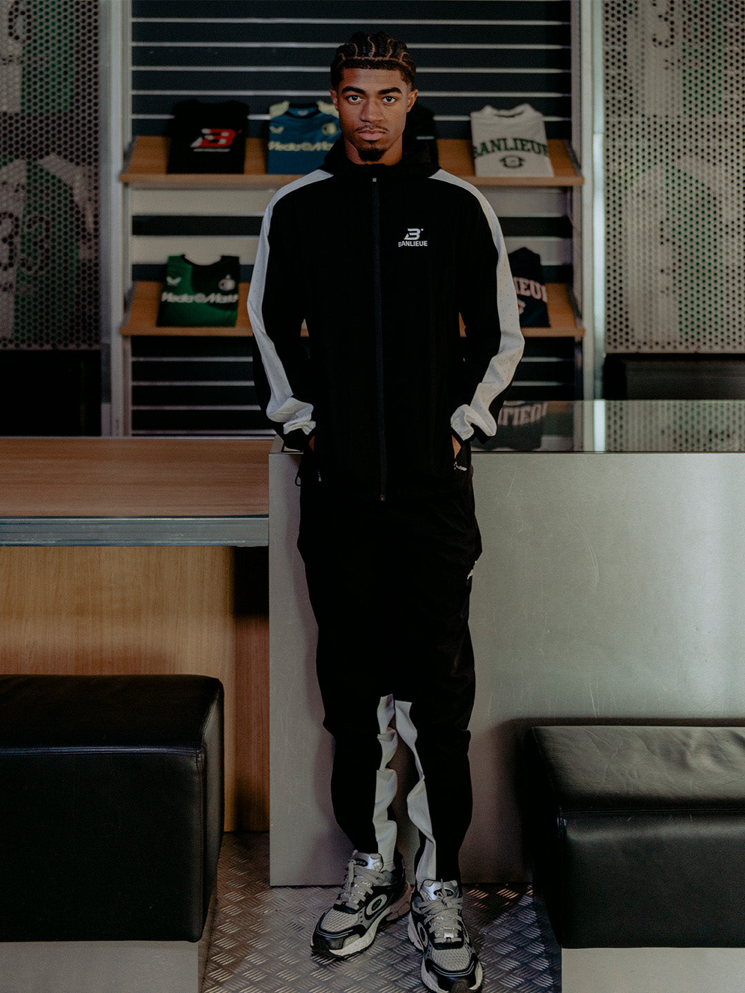 PERFORMANCE V2 HOODED TRACKTOP | BLACK