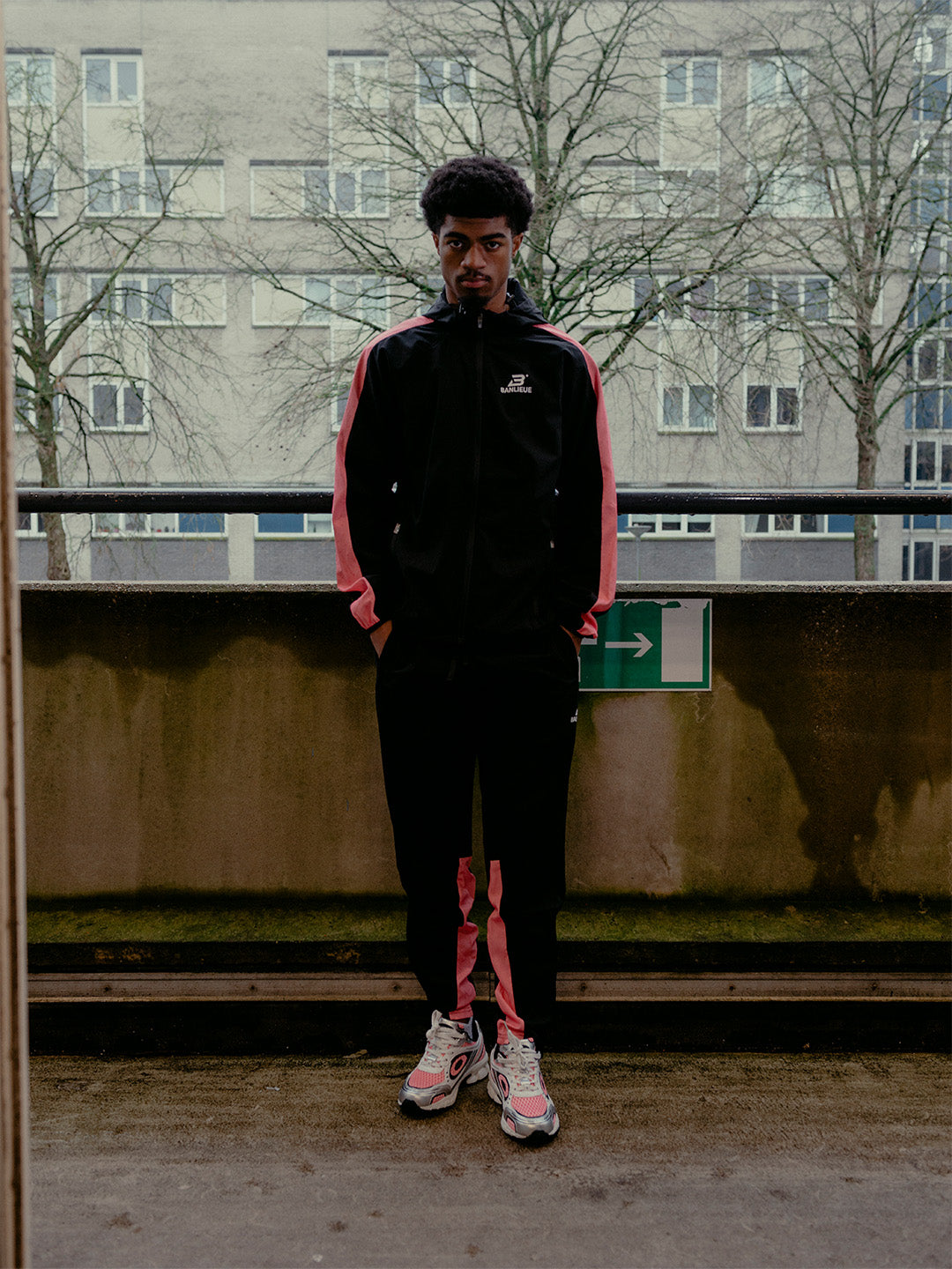 PERFORMANCE V2 TRACKPANTS | BLACK / PINK
