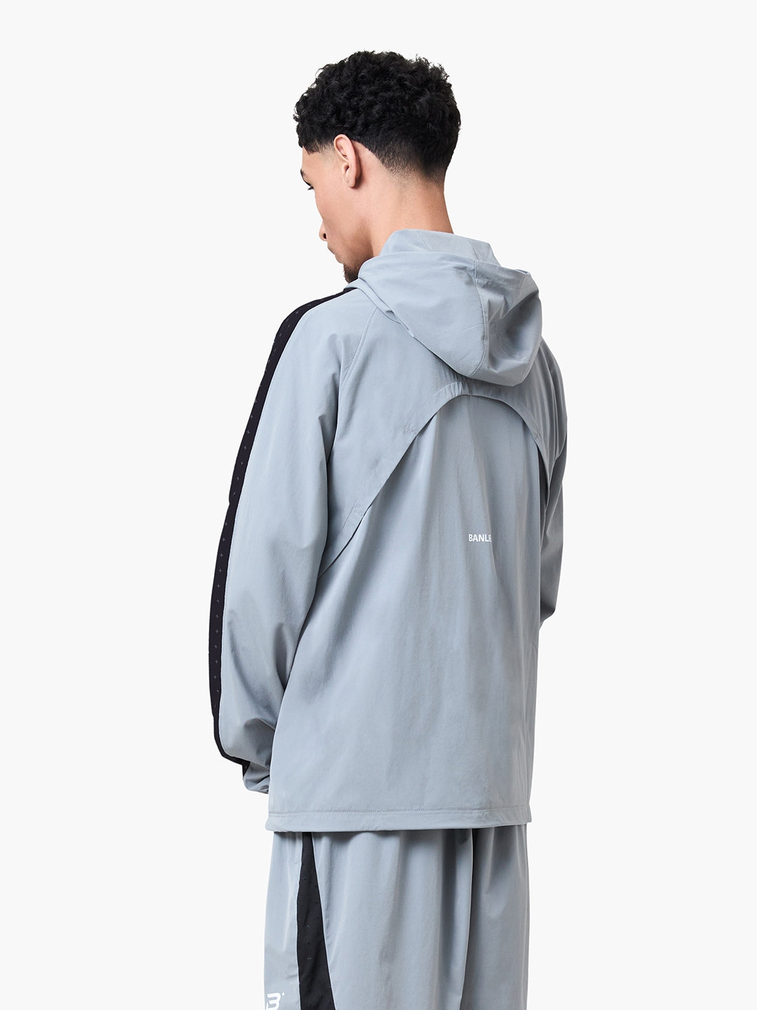 PERFORMANCE HOODED TRACKTOP | GREY