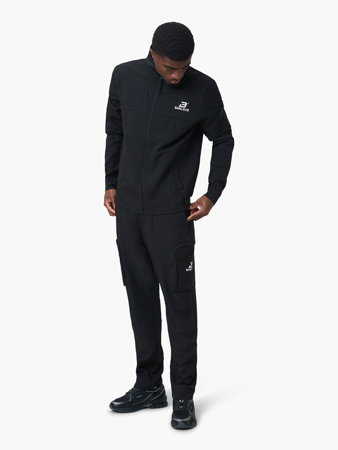 PERFORMANCE CARGO TRACKPANTS | BLACK