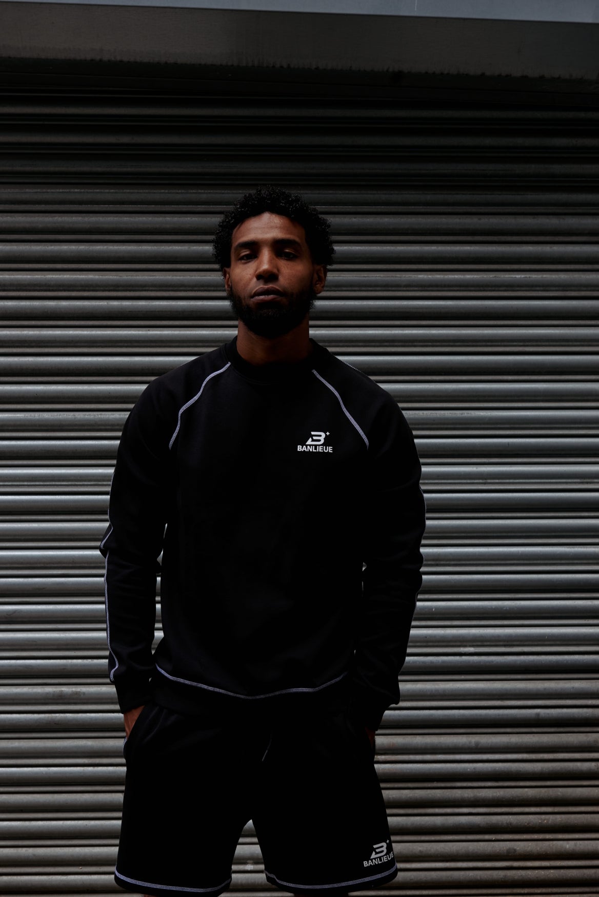 CONTRAST STITCH SWEATER | BLACK / WHITE